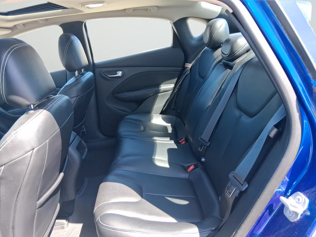 Used 2014 Blue Dodge Limited image 26