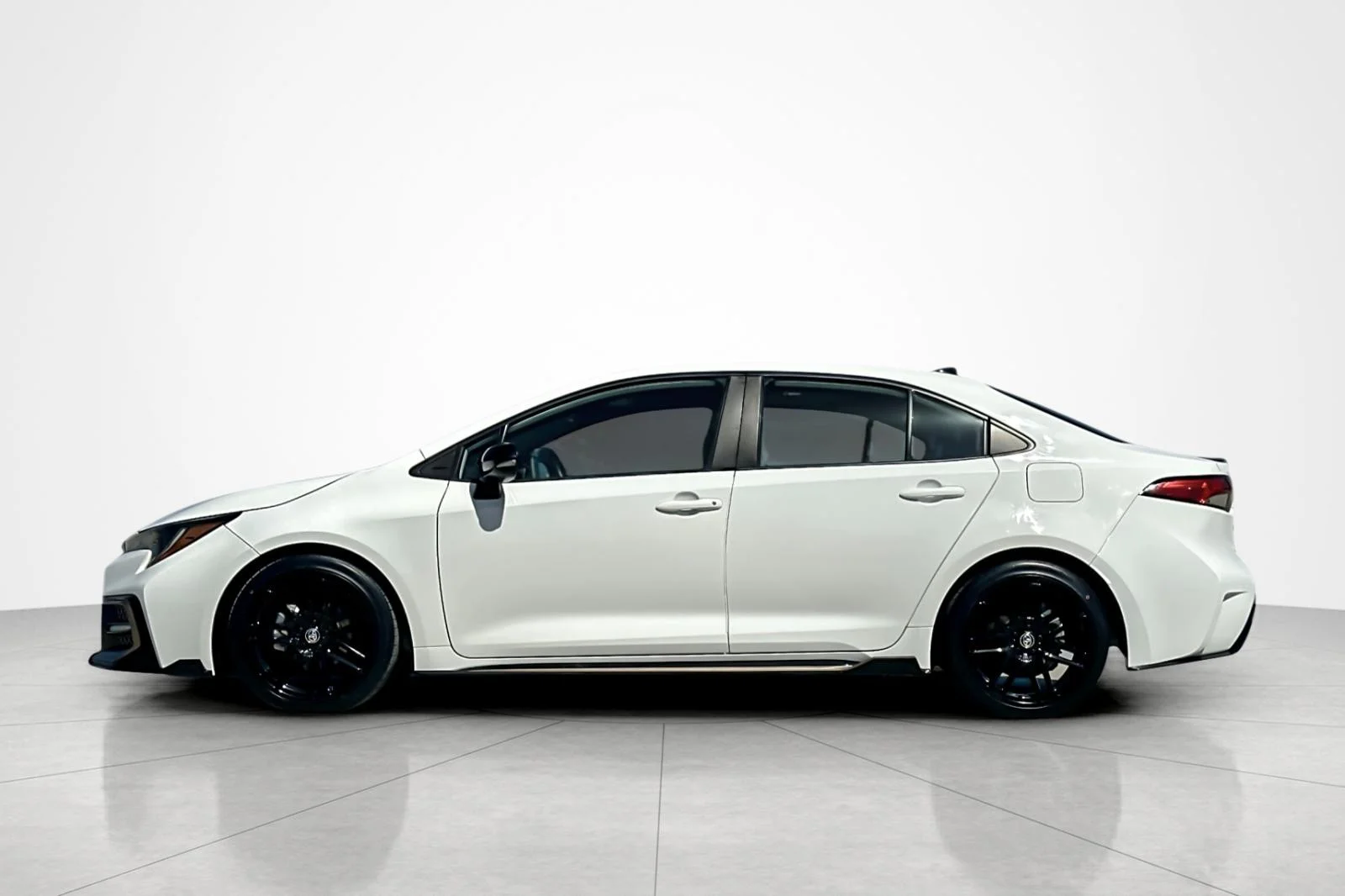 Used 2021 WHITE/BLACK TOP Toyota APEX XSE image 2