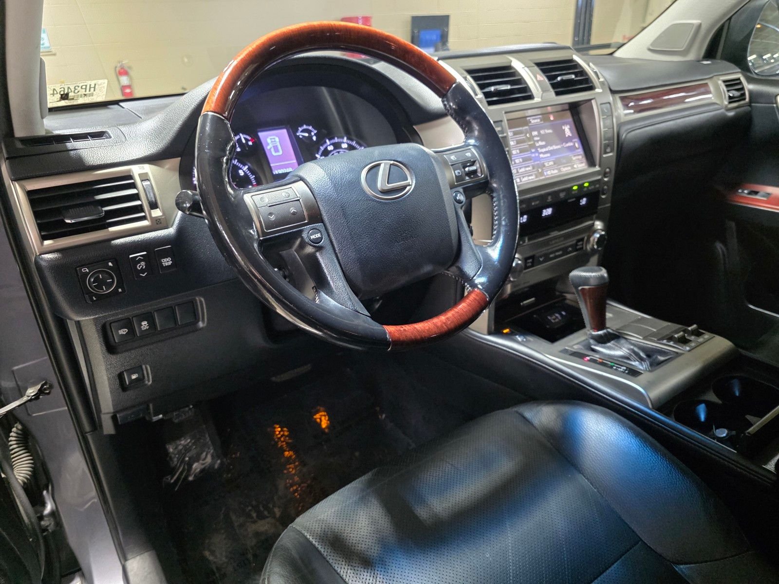 Used 2016 Gray Pearl Lexus 460 image 26