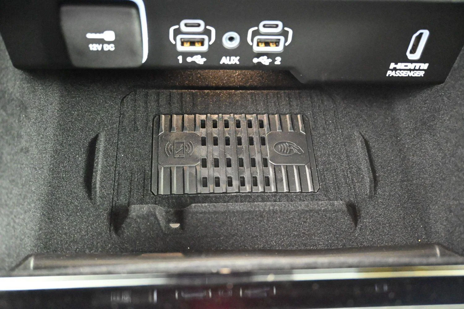 New 2026 High Gloss Black Jeep Summit Reserve image 29