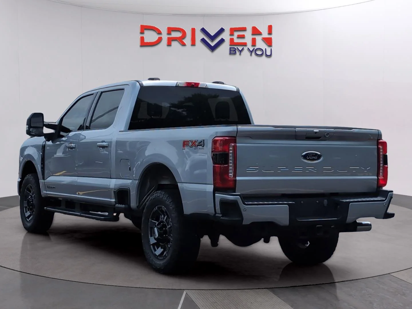 Used 2023 Iconic Silver Ford XLT image 3