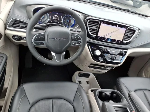 Used 2024 Black Chrysler Touring L image 17