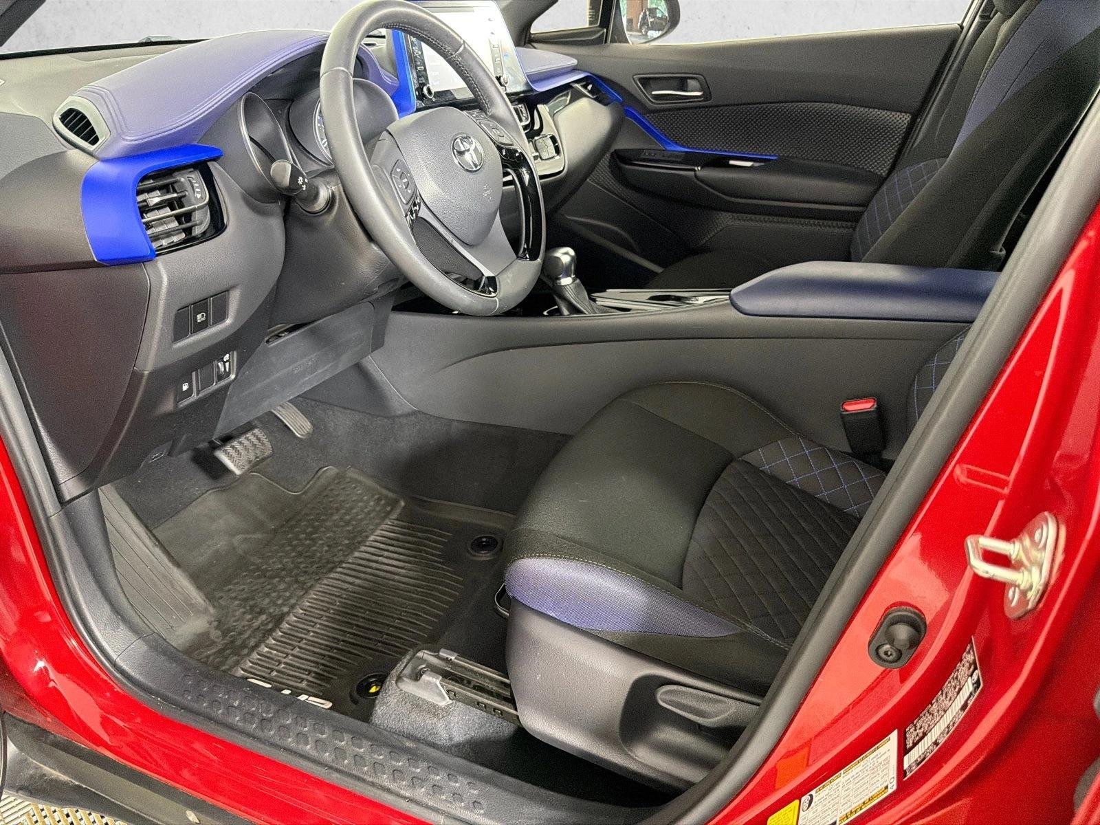 Used 2020 Supersonic Red Toyota XLE image 9