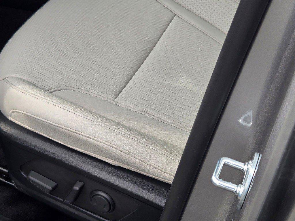 New 2026 Shimmering Silver Hyundai SEL Premium AWD image 19