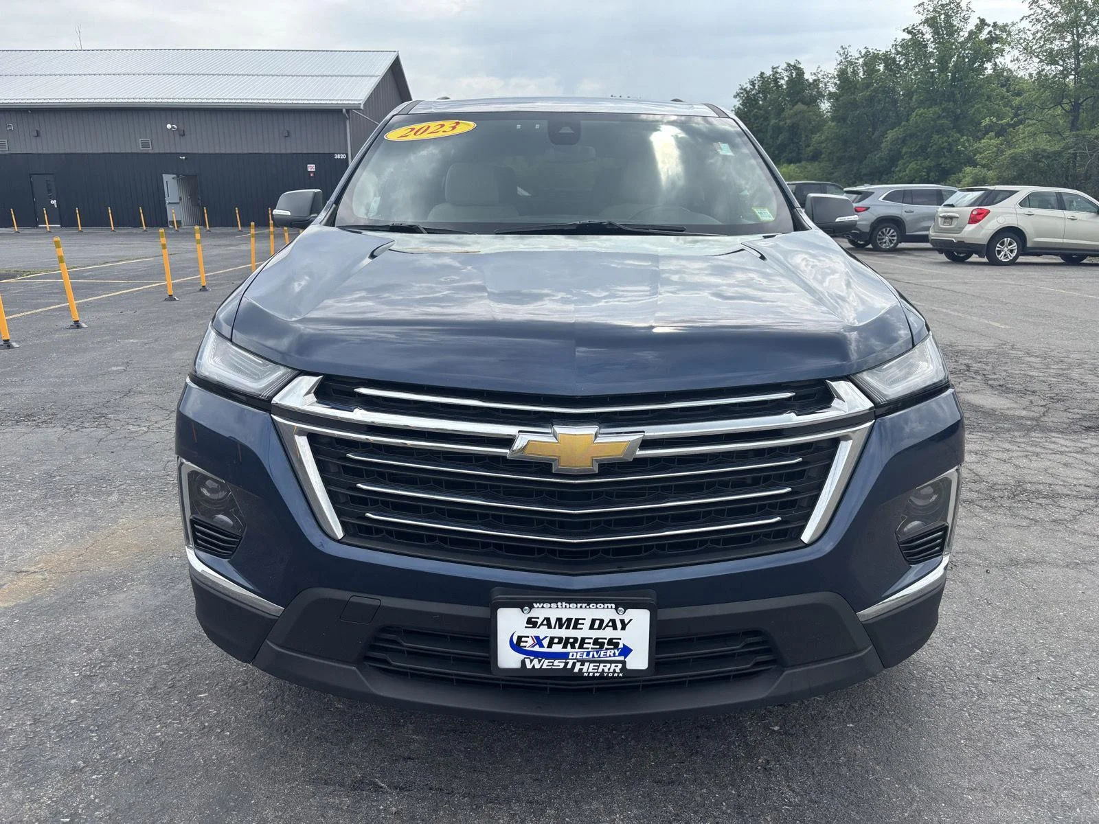 Used 2023 Northsky Blue Metallic Chevrolet LT Cloth image 2