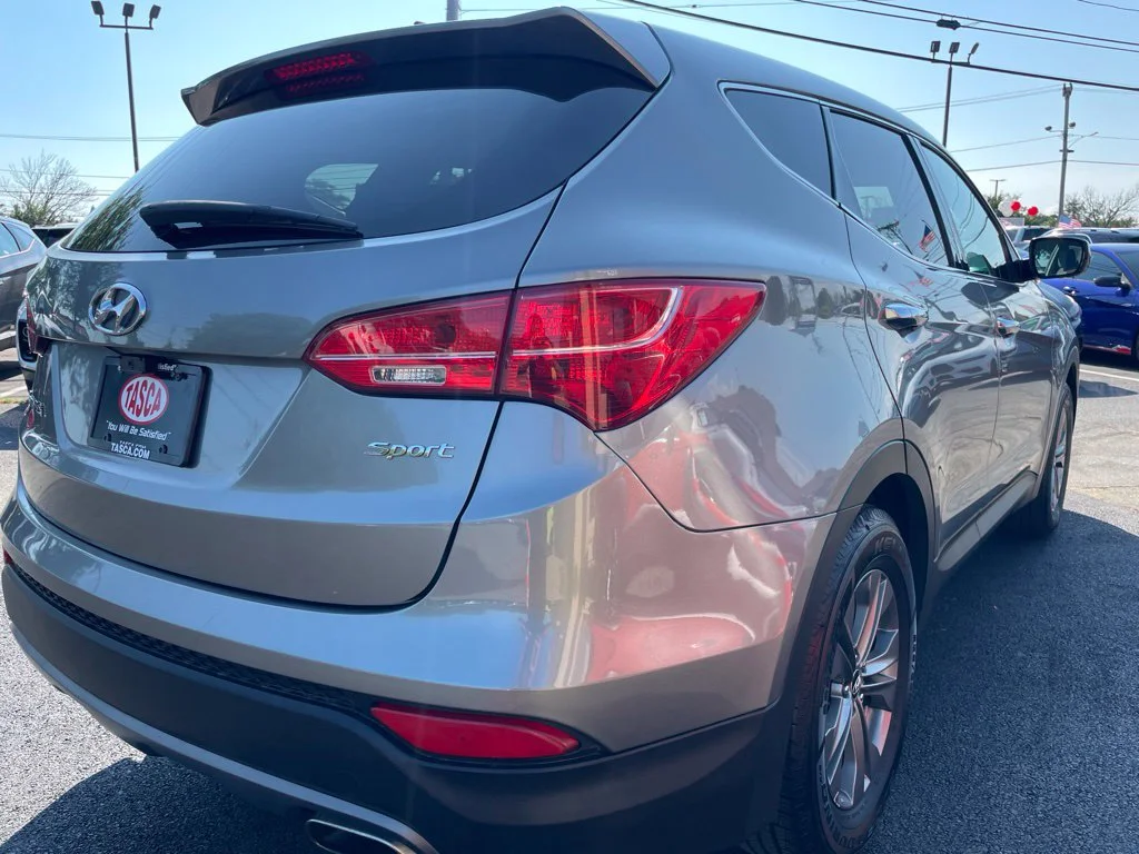 Used 2015 Gray Hyundai Base image 3