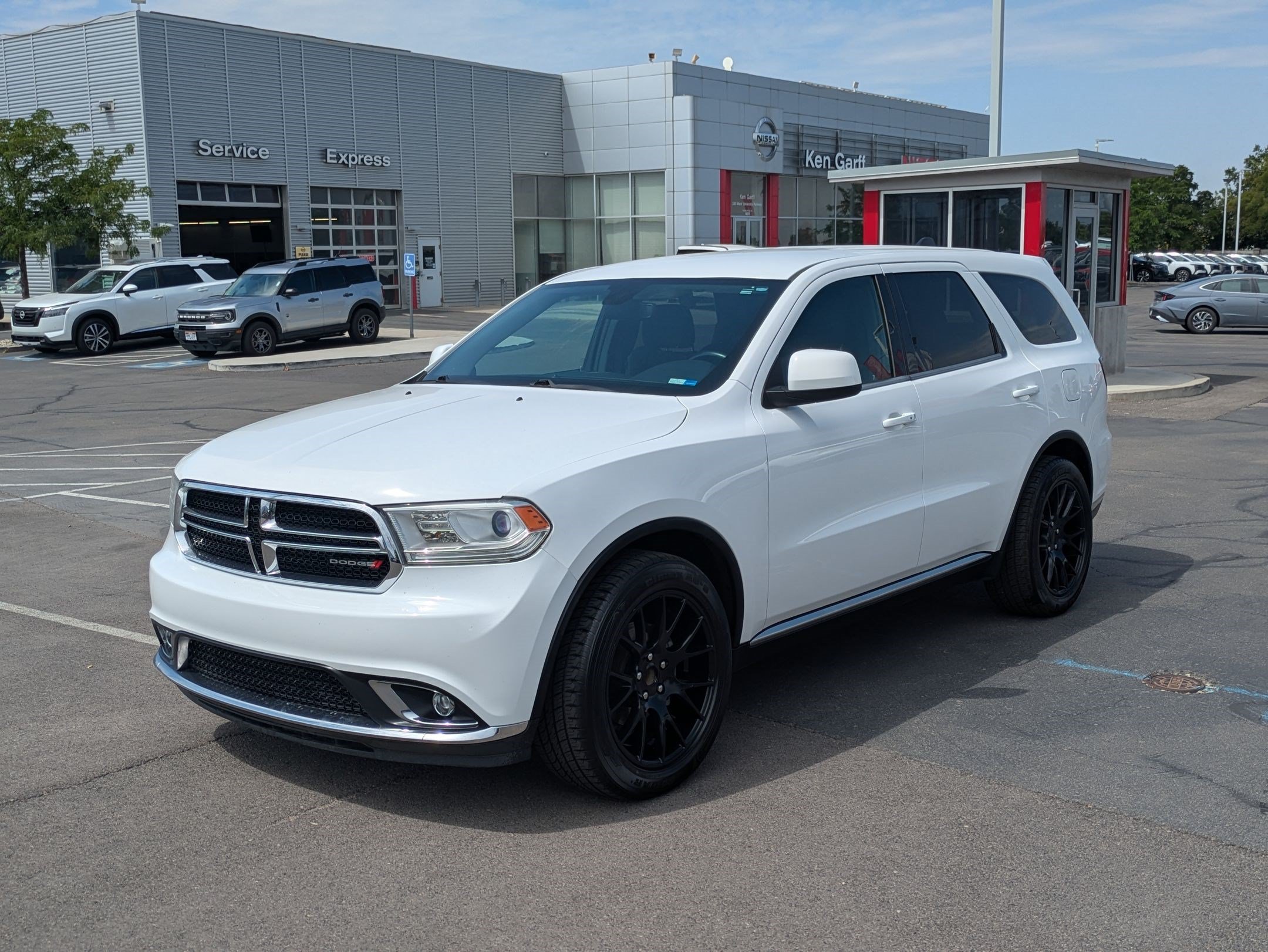 Used 2019 White Knuckle Clearcoat Dodge SXT image 8
