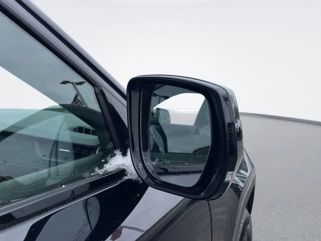 New 2026 Diamond Black Crystal Pearl-Coat Exterior Paint Jeep Altitude image 14