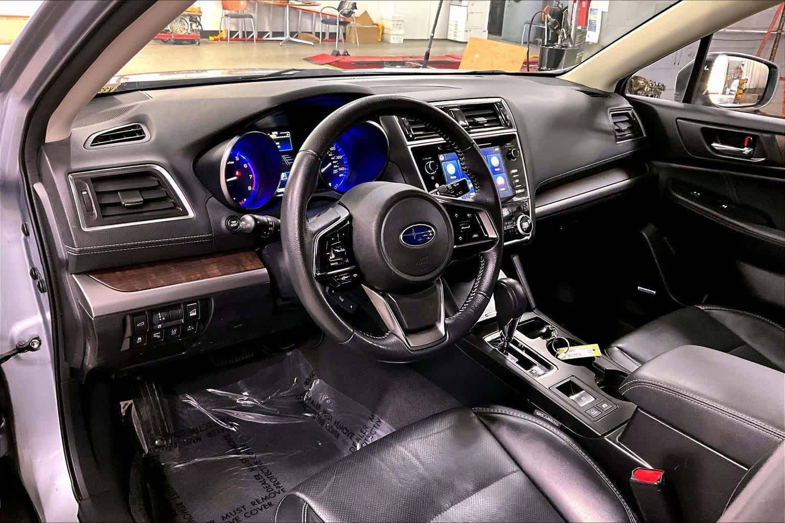 Used 2019 Ice Silver Metallic Subaru Limited image 18