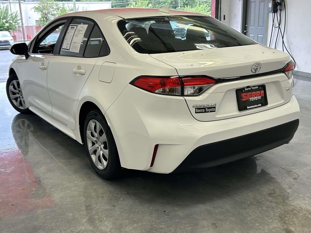 Used 2025 White Toyota LE image 5