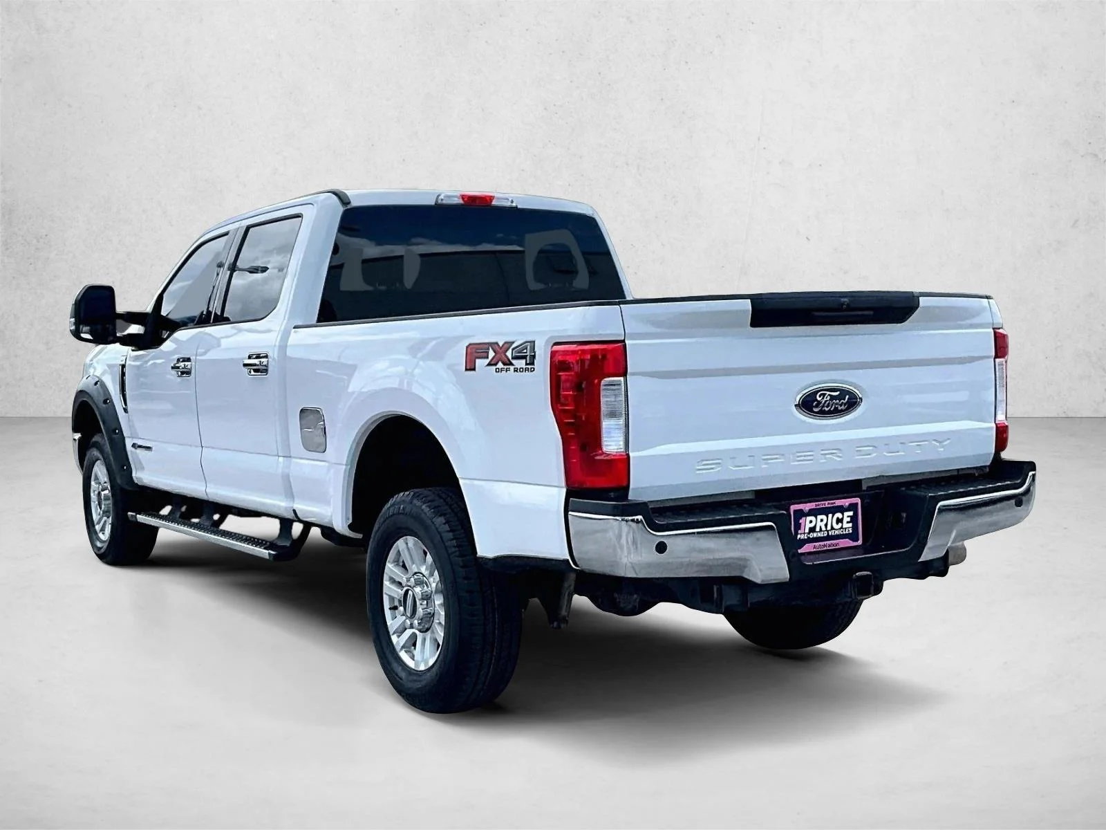 Used 2017 Oxford White Ford XLT image 13
