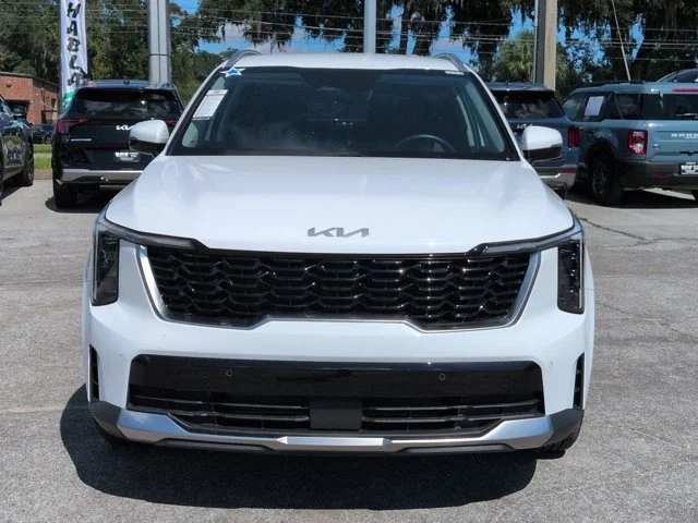 New 2025 Glacial White Pearl Kia S image 9