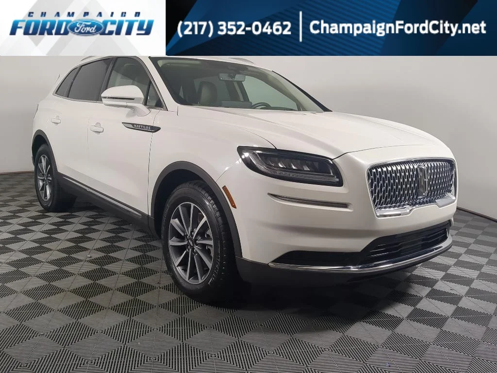 Used 2022 White Lincoln Standard image 1