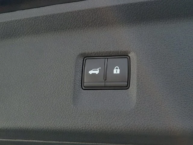 Used 2024 Black INFINITI Sensory image 9