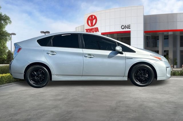 Used 2013 Silver Toyota Two image 3