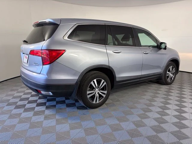 Used 2018 Silver Honda EX-L image 7