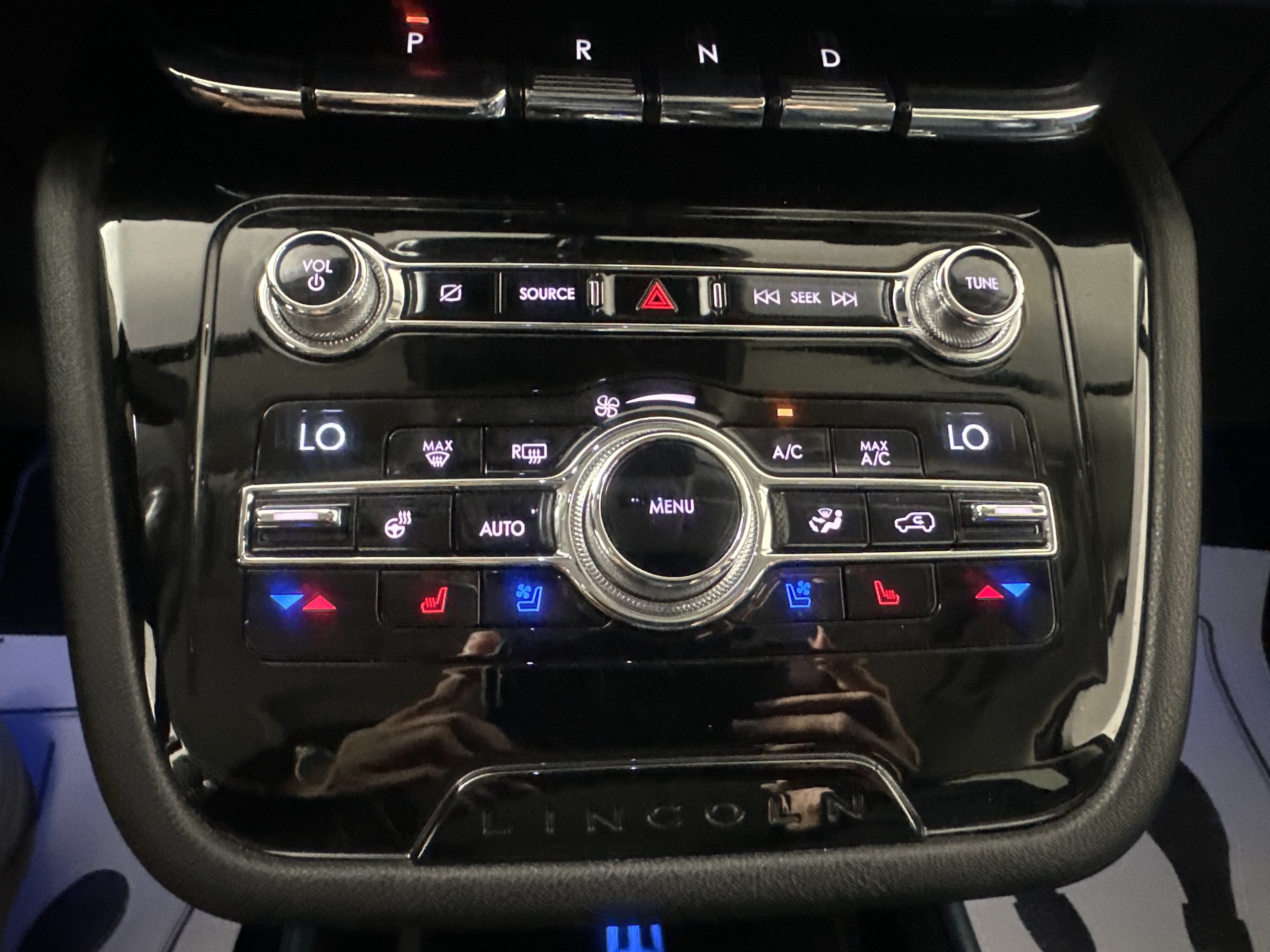 Used 2020 Blue Lincoln Reserve image 20