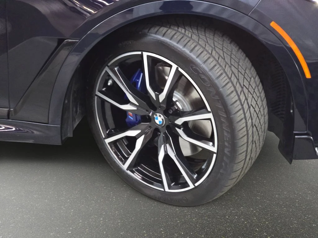 Used 2022 Black BMW xDrive40i image 34