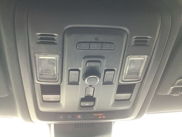 Used 2023 Ash Chevrolet Premier image 29