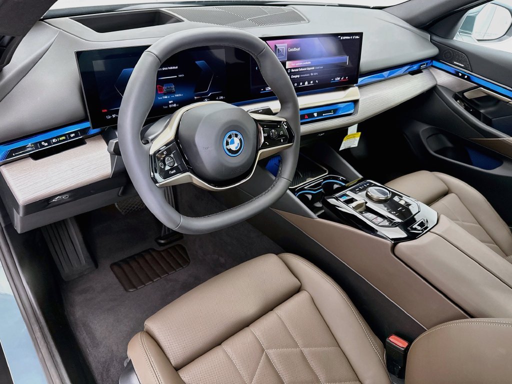 Certified Used 2026 Green Metallic BMW xDrive40 image 9