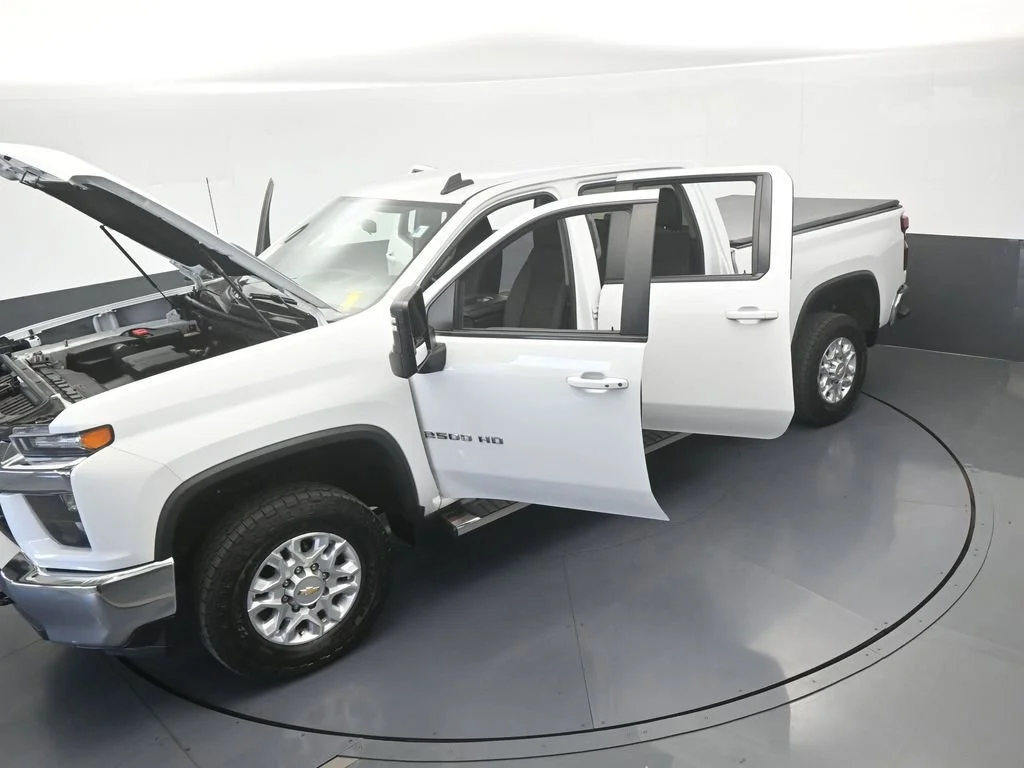 Used 2022 Summit White Chevrolet LT image 59