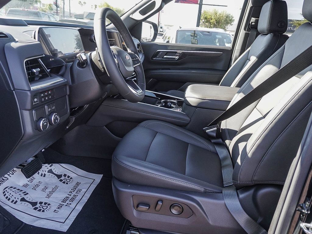 2026 Chevrolet Suburban LT - Photo 17