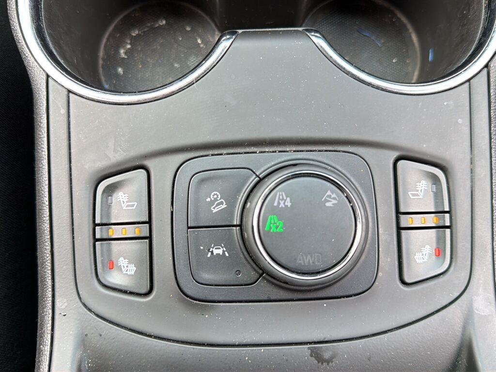 Used 2024 Summit White GMC SLE image 4