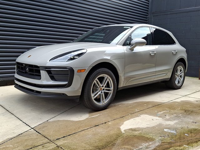 2026 Porsche Macan 