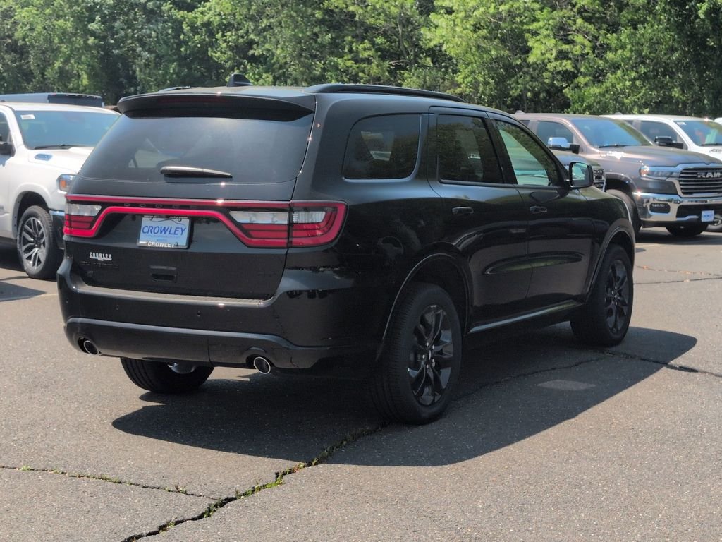 New 2026 Diamond Black Clear-Coat Exterior Paint Dodge GT image 3