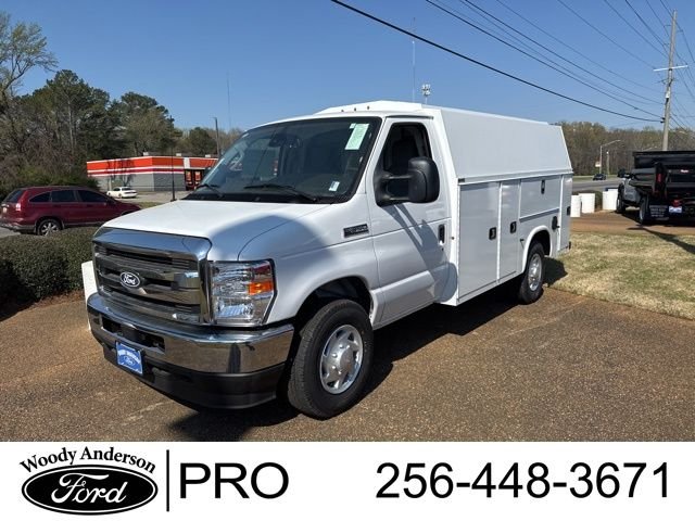 2026 Ford E-Series SRW E-350 Super Duty 138 in WB's photo