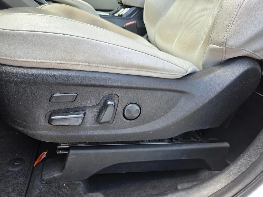 Used 2021 White Pearl Kia SX image 9