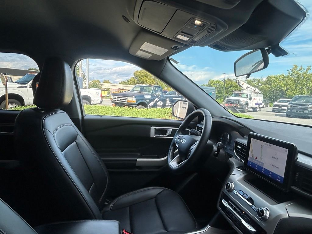 Used 2022 White Ford XLT image 28