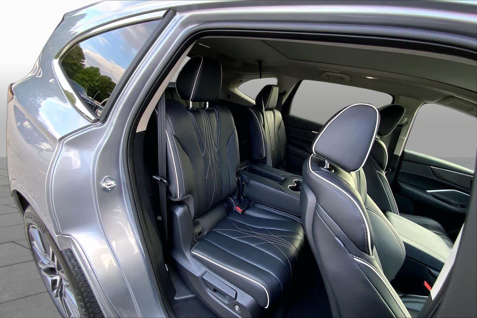 Used 2025 Lunar Silver Metallic Acura w/Advance Package image 19