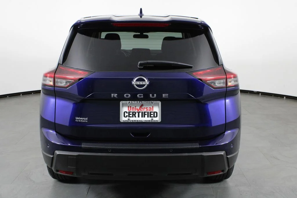 2025 Nissan Rogue SV - Photo 11