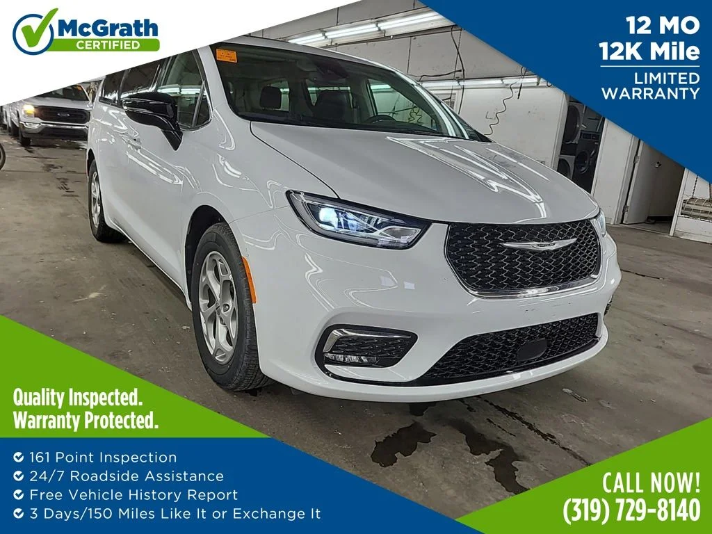 2024 Chrysler Pacifica Limited's photo