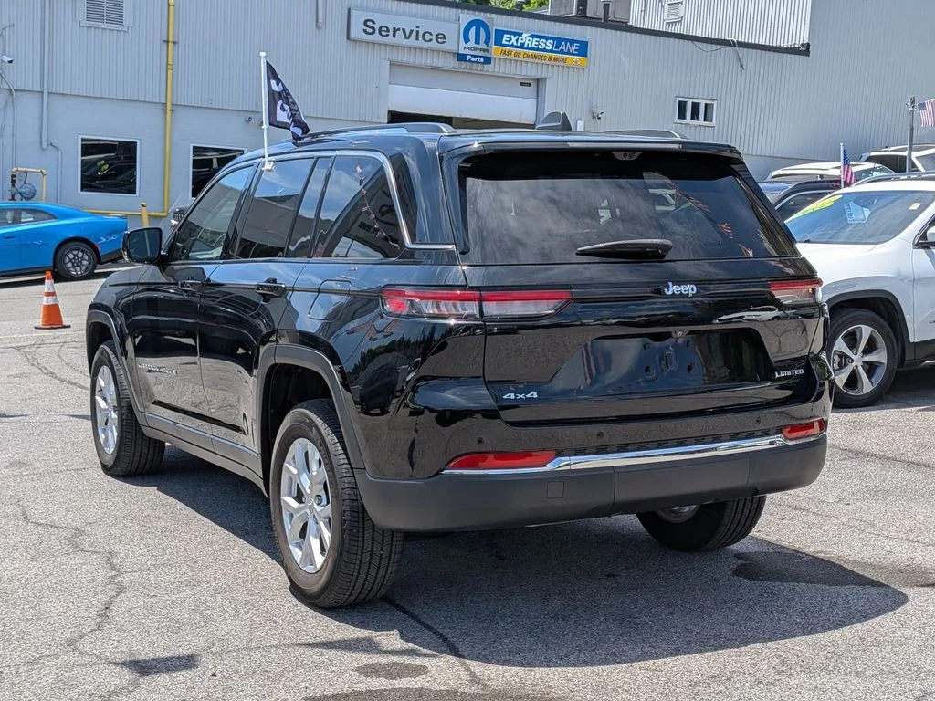 Used 2023 Black Jeep Limited image 10