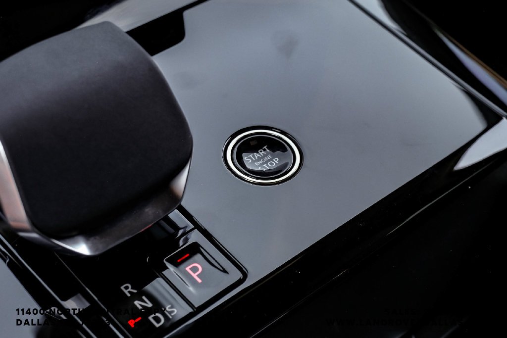 New 2026 Fuji White Land Rover Dynamic SE image 18