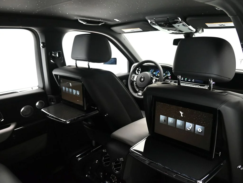 New 2027 English White Rolls-Royce Black Badge image 9