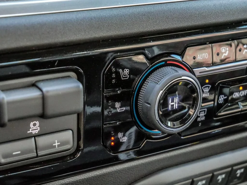 2026 Chevrolet Silverado 3500 HD High Country - Photo 40