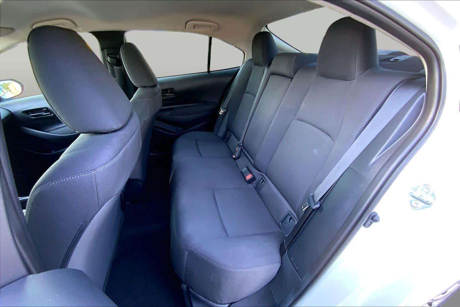 Used 2025 Ice Cap Toyota LE image 21