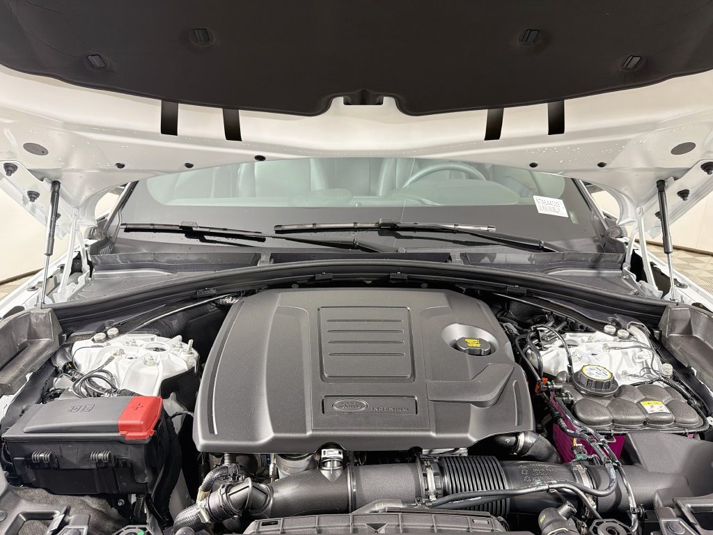 New 2026 Fuji White Land Rover S image 32