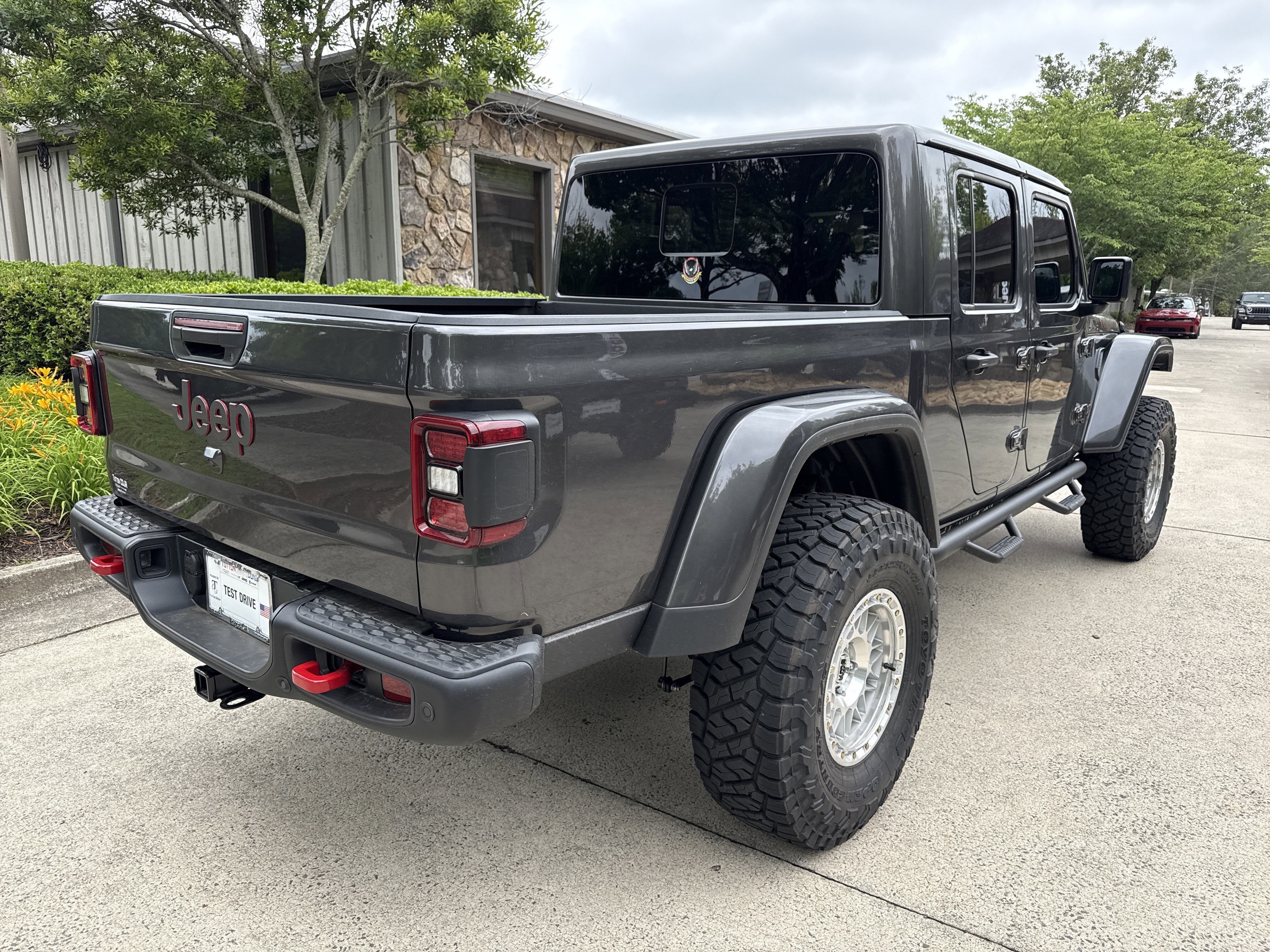New 2026 Granite Crystal Metallic Clearcoat Jeep Rubicon X image 7