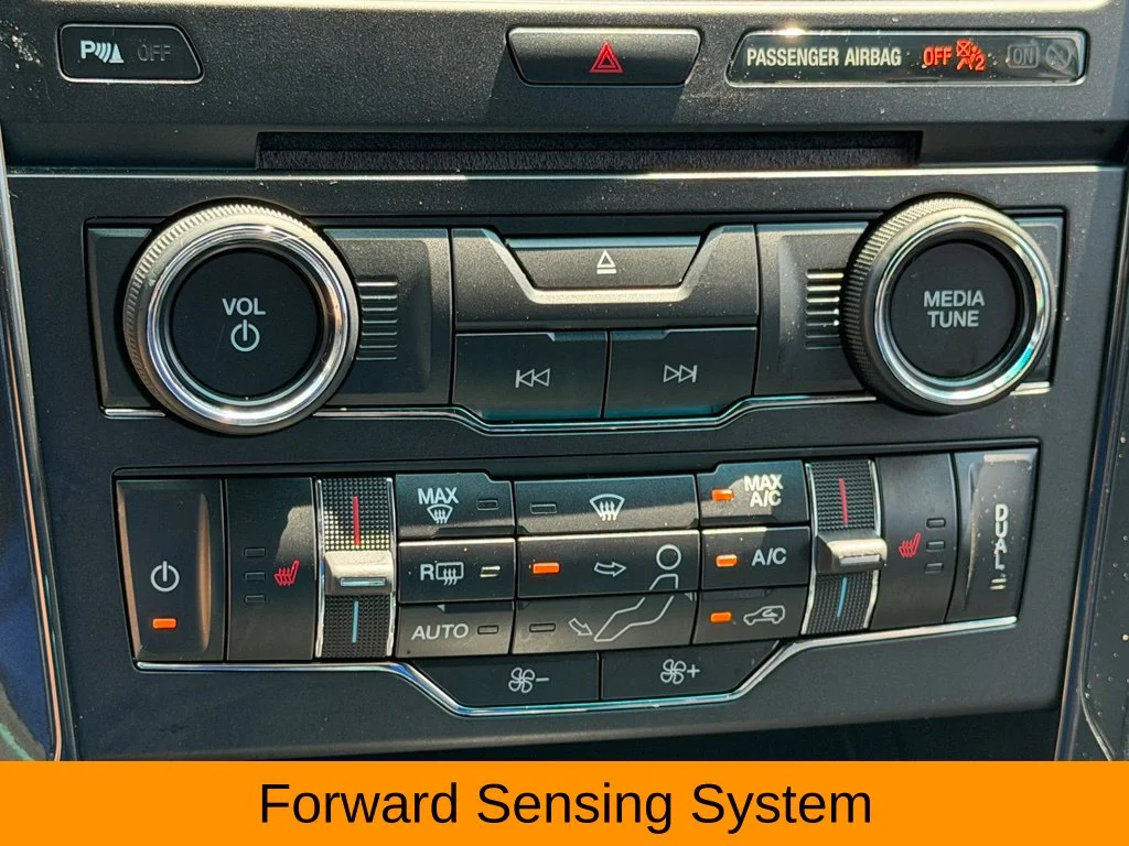 Used 2016 Black Ford XLT image 13