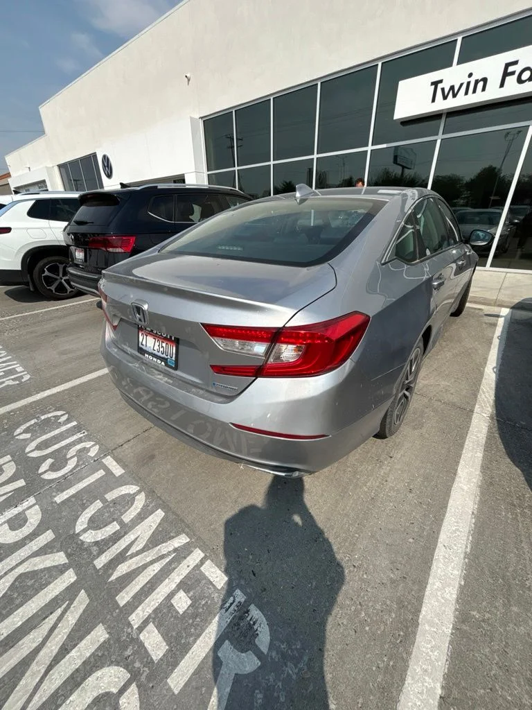 Used 2021 Lunar Silver Metallic Honda Base image 7