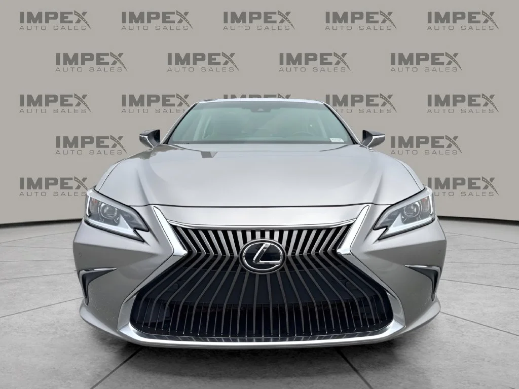 Used 2020 Silver Lexus 350 image 8