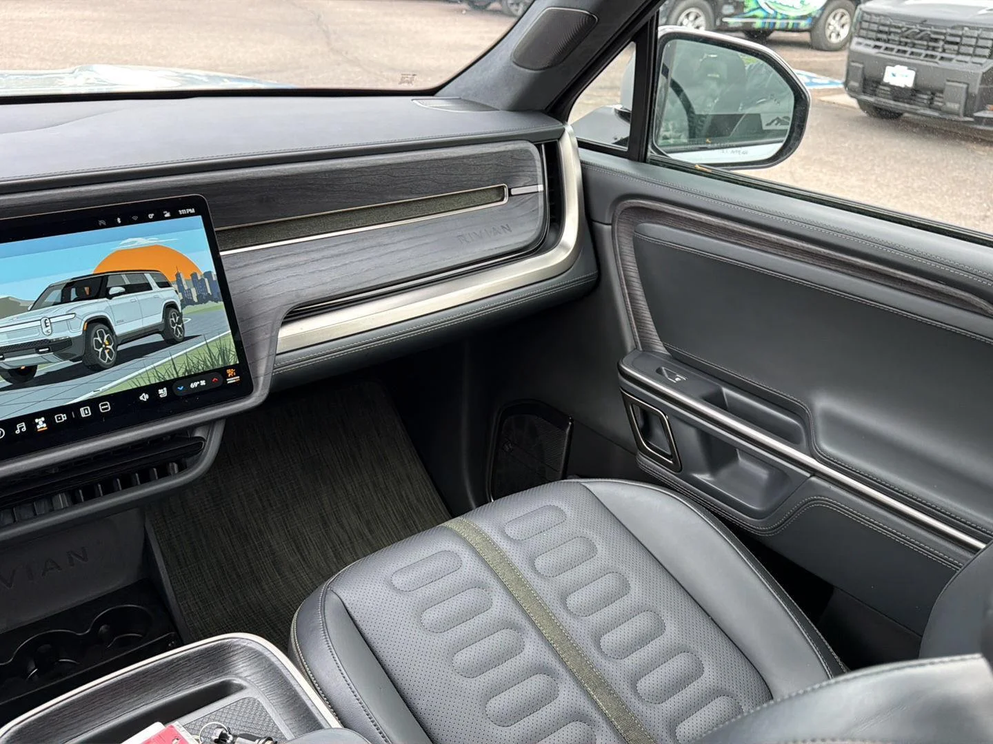 Used 2024  Rivian Adventure image 26