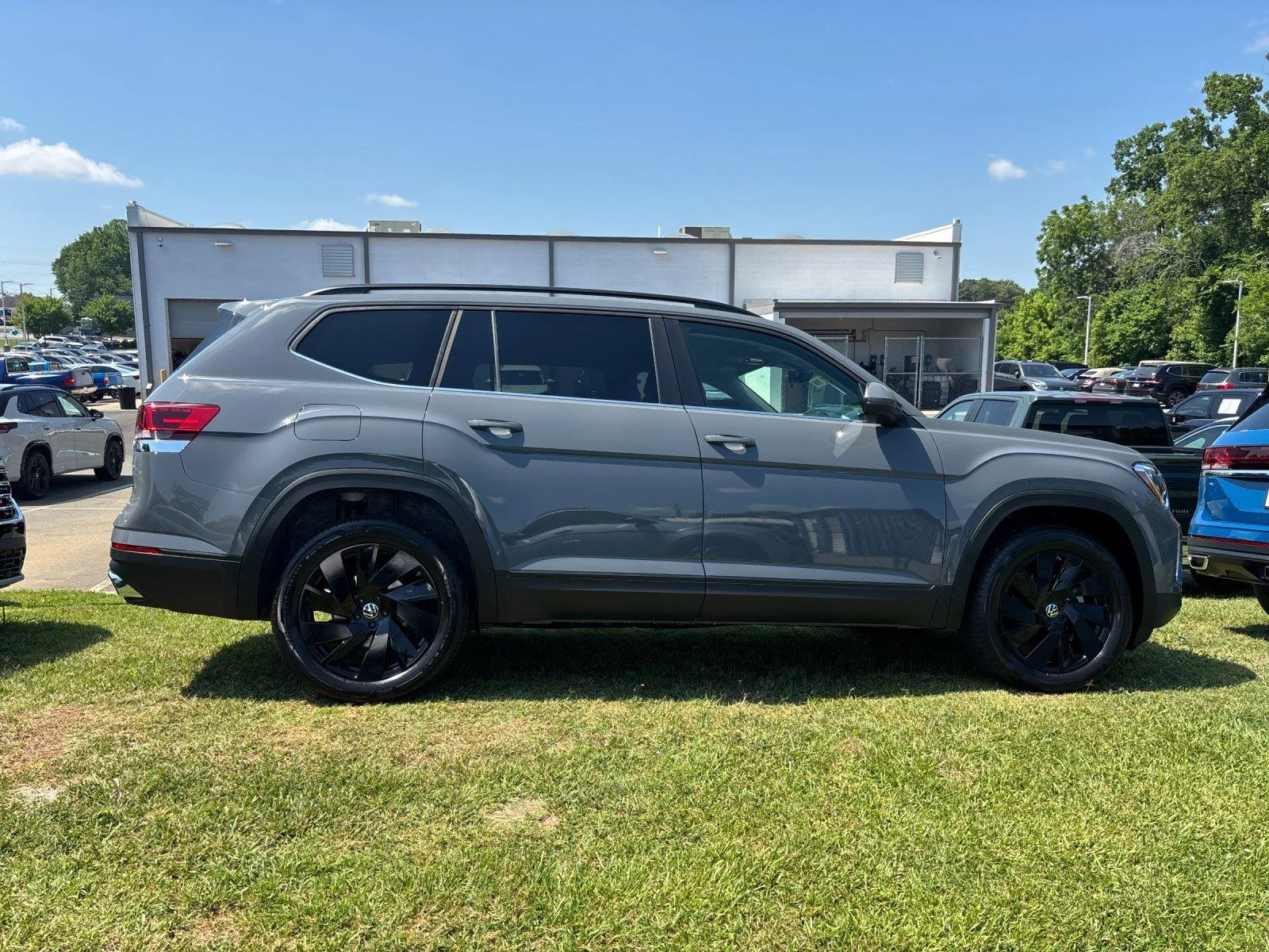 New 2026 Pure Gray Volkswagen 2.0T SE w/Technology image 6