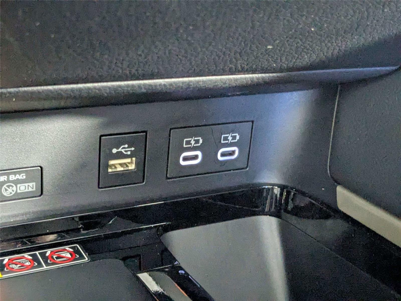 2025 Toyota Camry XSE - Photo 23
