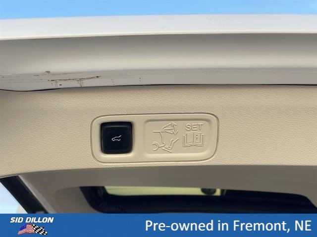 Used 2021 White Lincoln Reserve image 7