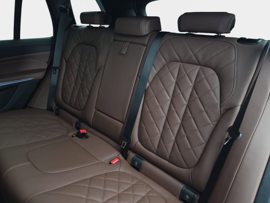 2026 BMW X5 50e - Photo 14